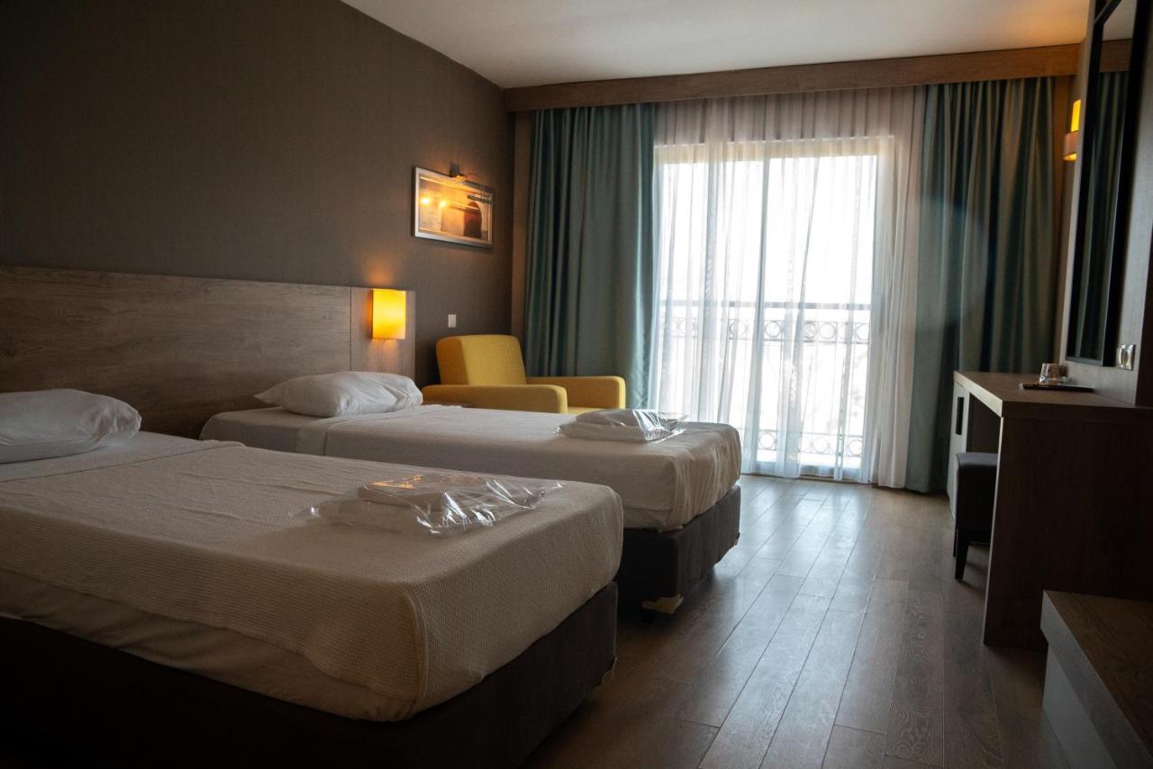 Lucida Beach Hotel Çamyuva Екстериор снимка