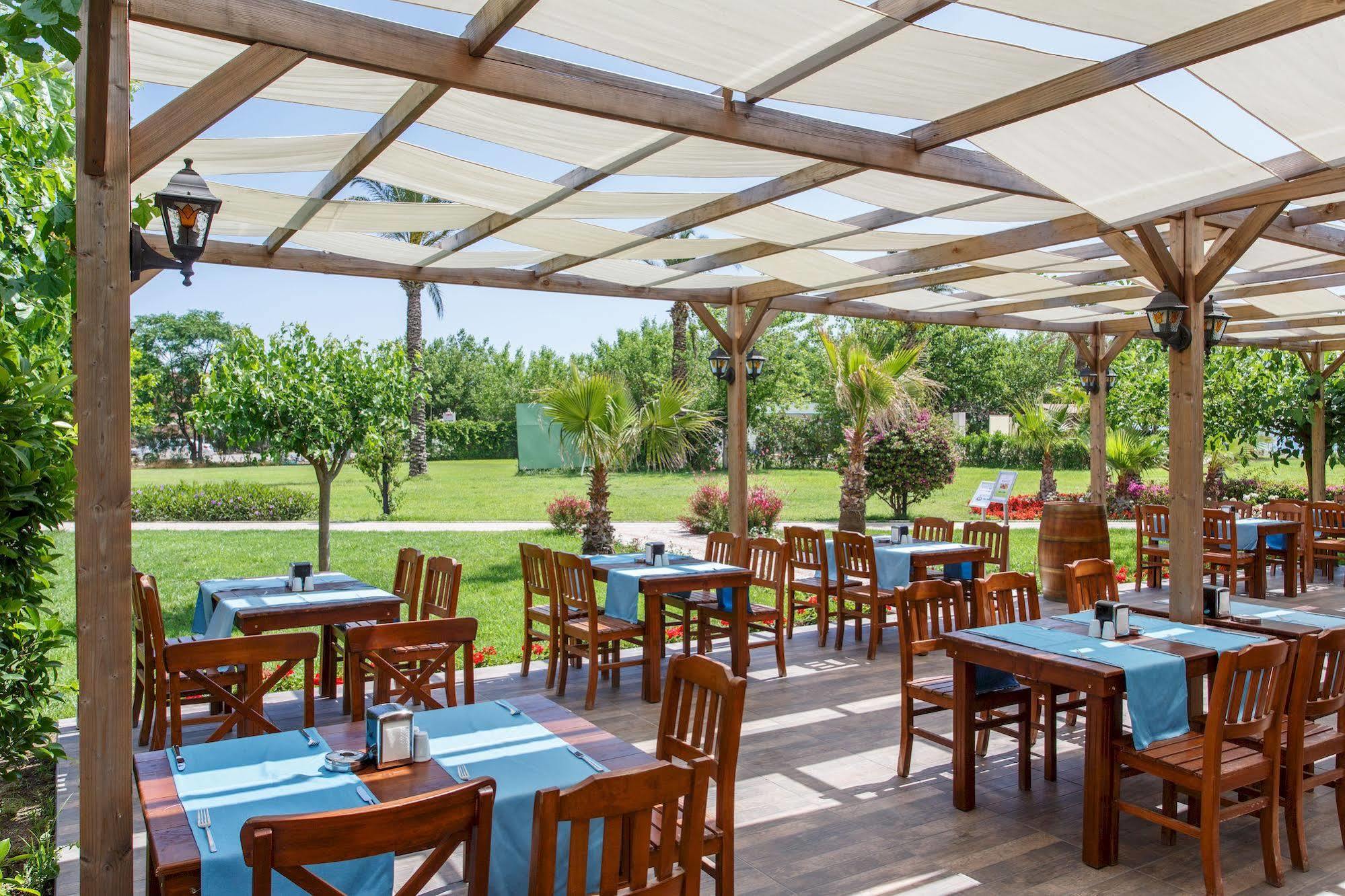 Lucida Beach Hotel Çamyuva Екстериор снимка
