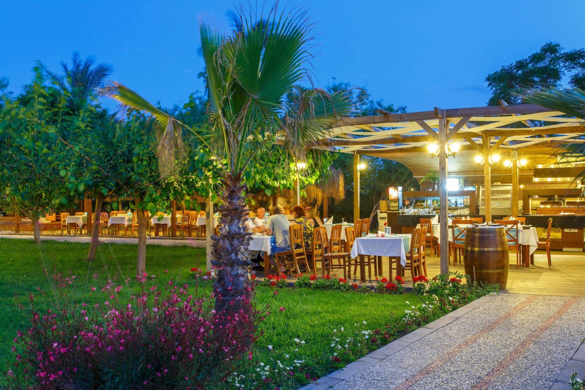 Lucida Beach Hotel Çamyuva Екстериор снимка